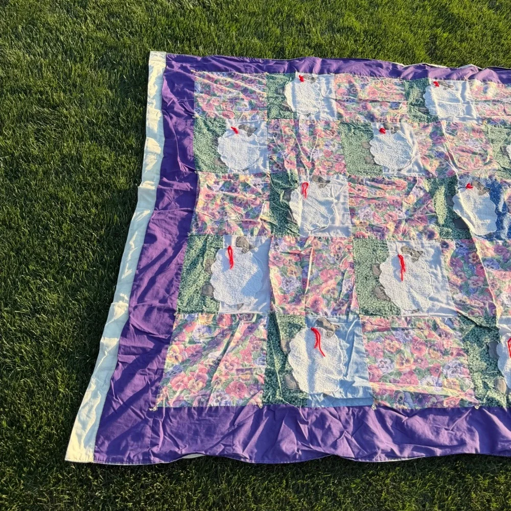 Vintage Handmade Sheep Patchwork Quilt Floral Calico Purple Green 88x69 A+ condi